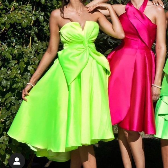 Eman Alajlan Neon green midi Dress sizes (Small and X-Small) - Picture 2 of 3